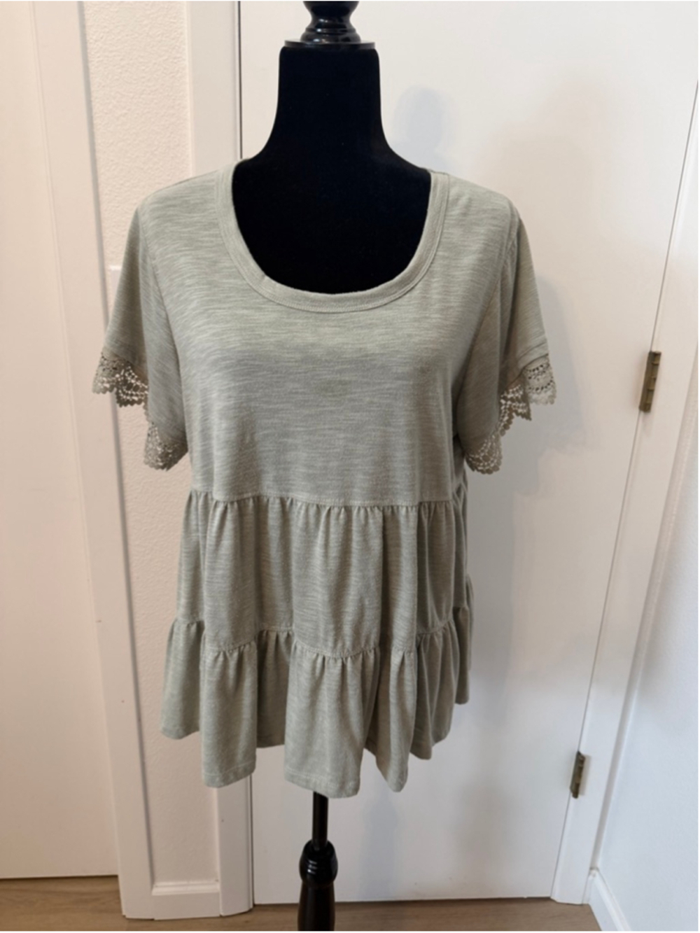Live & Let Live 3X Tunic Top Sage Green Lace Sleeve Tiered Babydoll Boho Plus